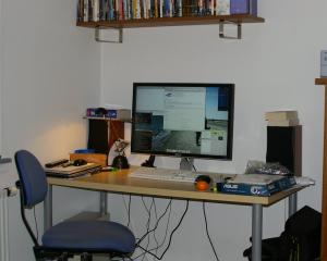 My Dell 3007WFP where it belong: on my desk!